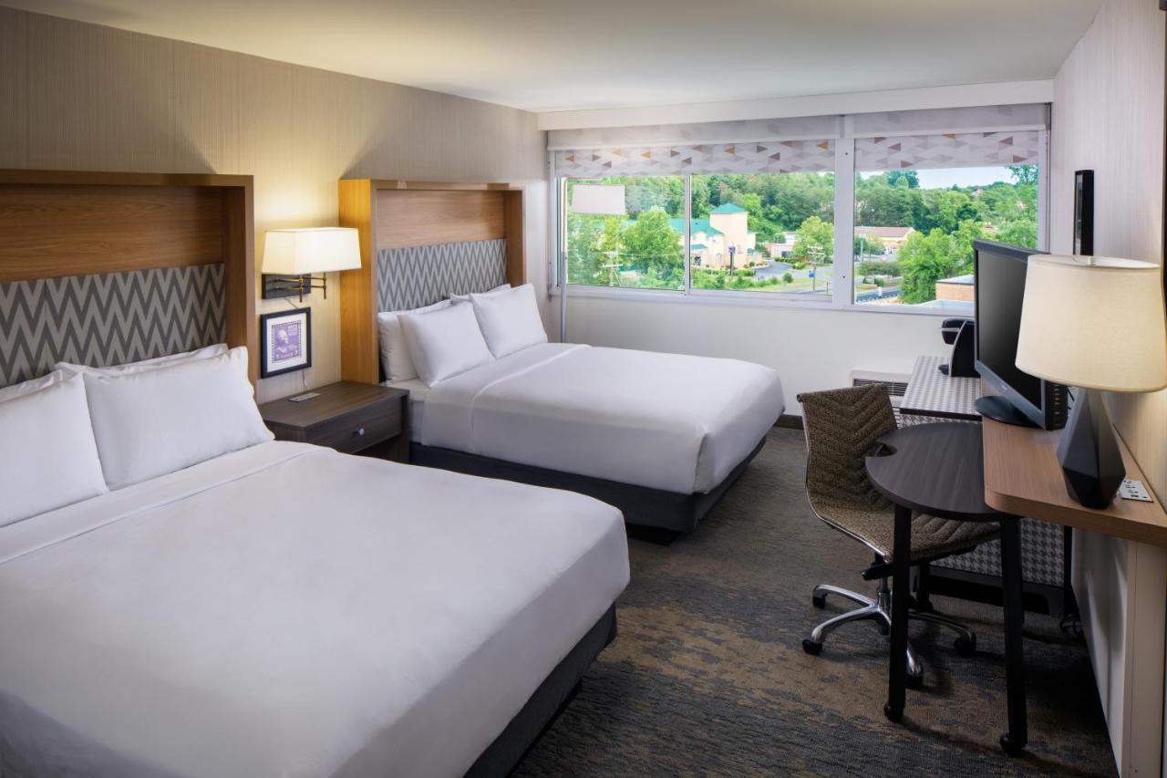 Holiday Inn Express & Suites Charlottesville By Ihg Екстериор снимка