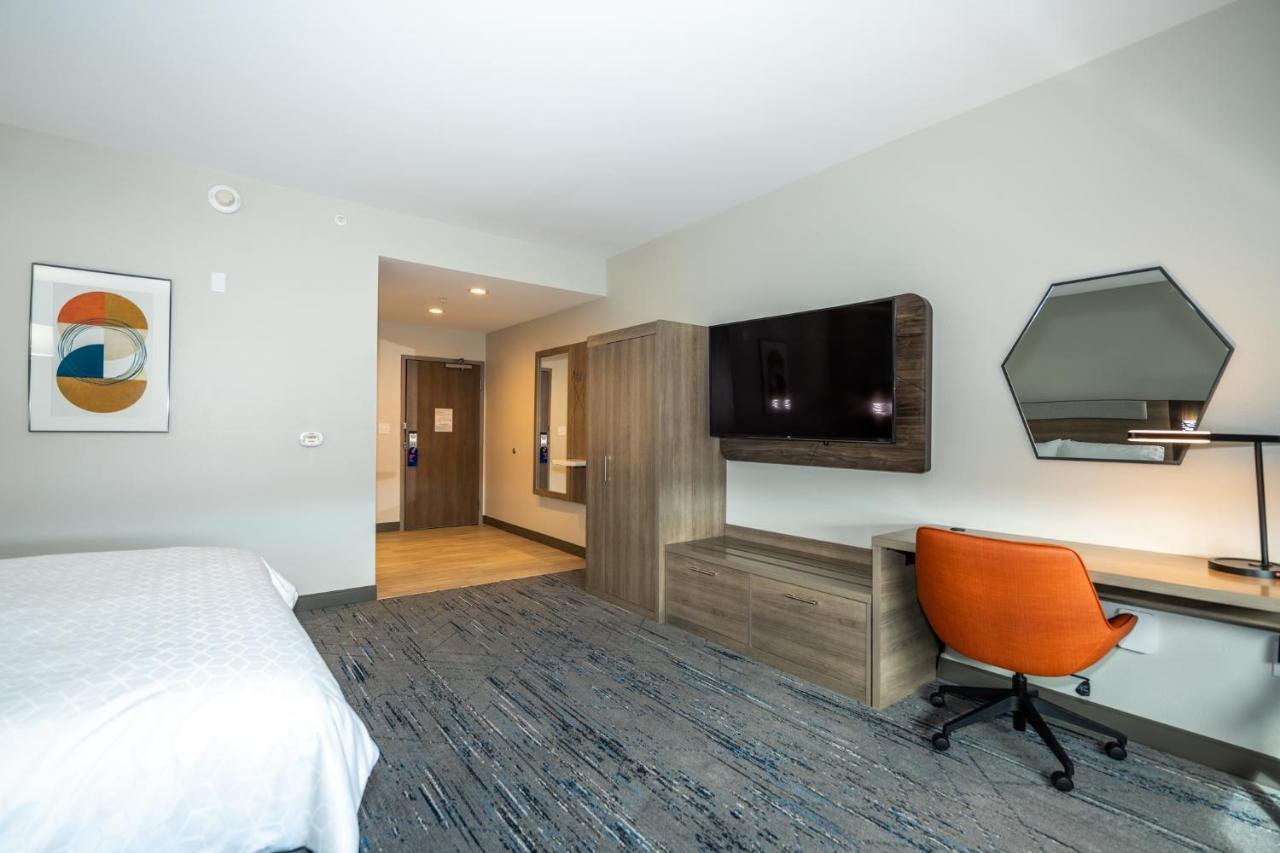 Holiday Inn Express & Suites Charlottesville By Ihg Екстериор снимка