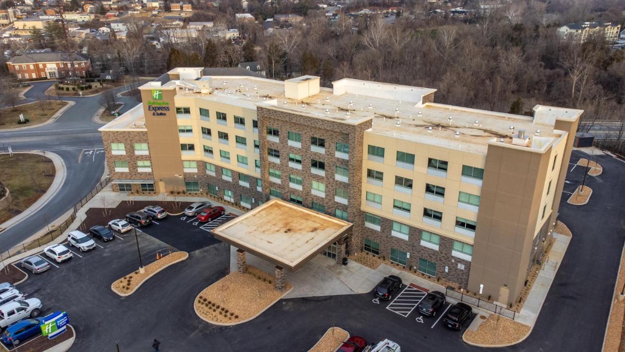 Holiday Inn Express & Suites Charlottesville By Ihg Екстериор снимка