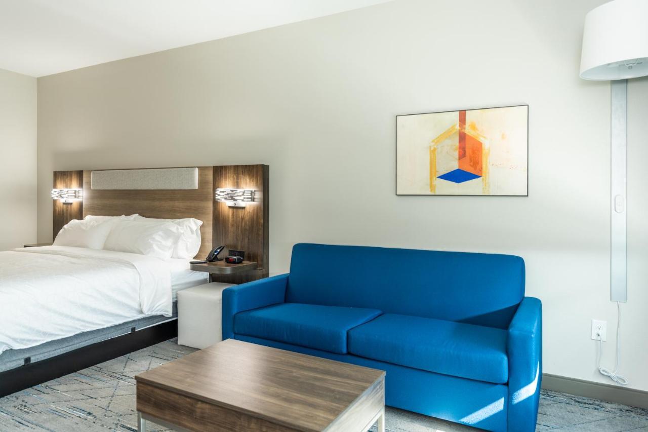 Holiday Inn Express & Suites Charlottesville By Ihg Екстериор снимка