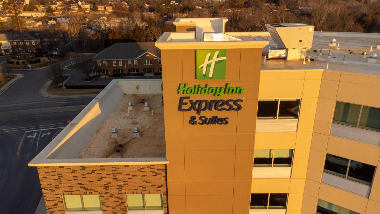 Holiday Inn Express & Suites Charlottesville By Ihg Екстериор снимка