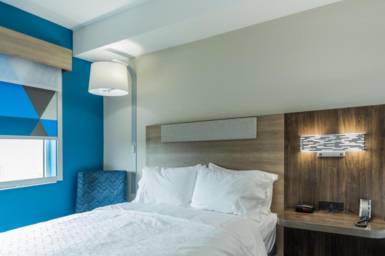 Holiday Inn Express & Suites Charlottesville By Ihg Екстериор снимка