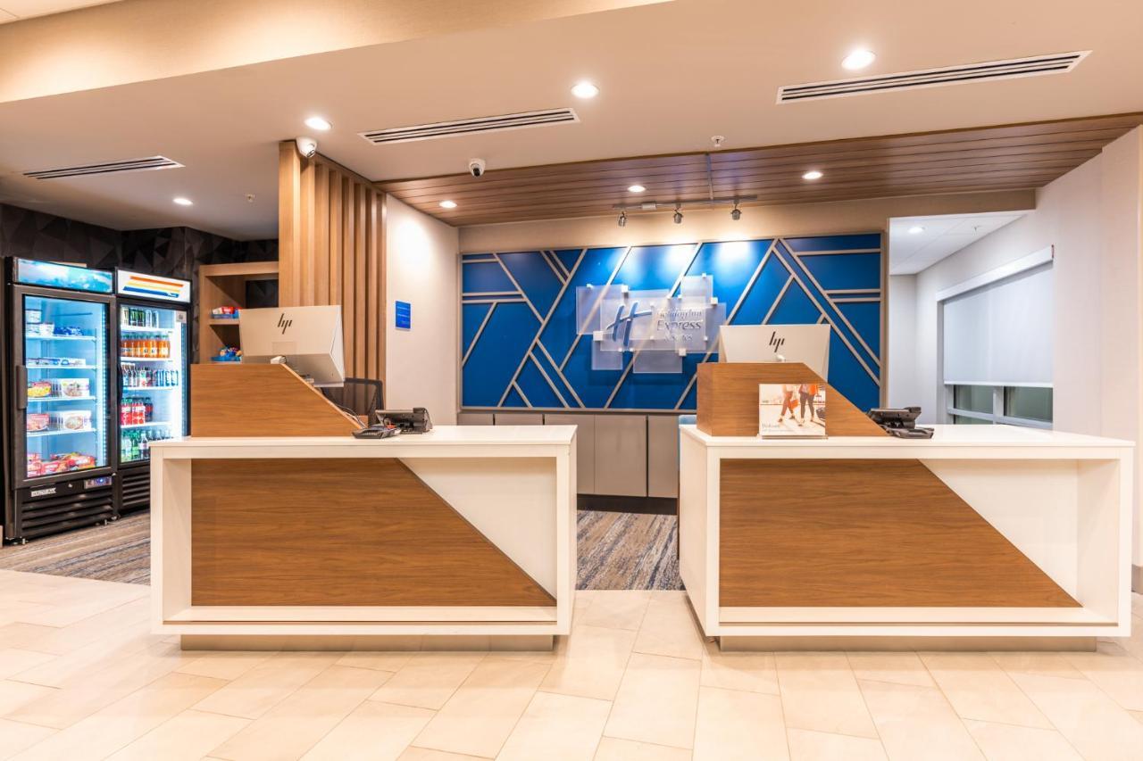Holiday Inn Express & Suites Charlottesville By Ihg Екстериор снимка
