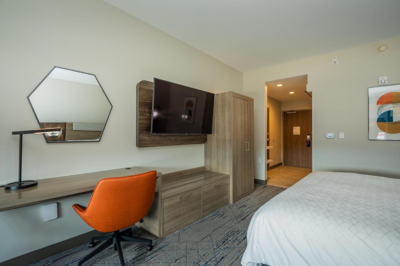 Holiday Inn Express & Suites Charlottesville By Ihg Екстериор снимка