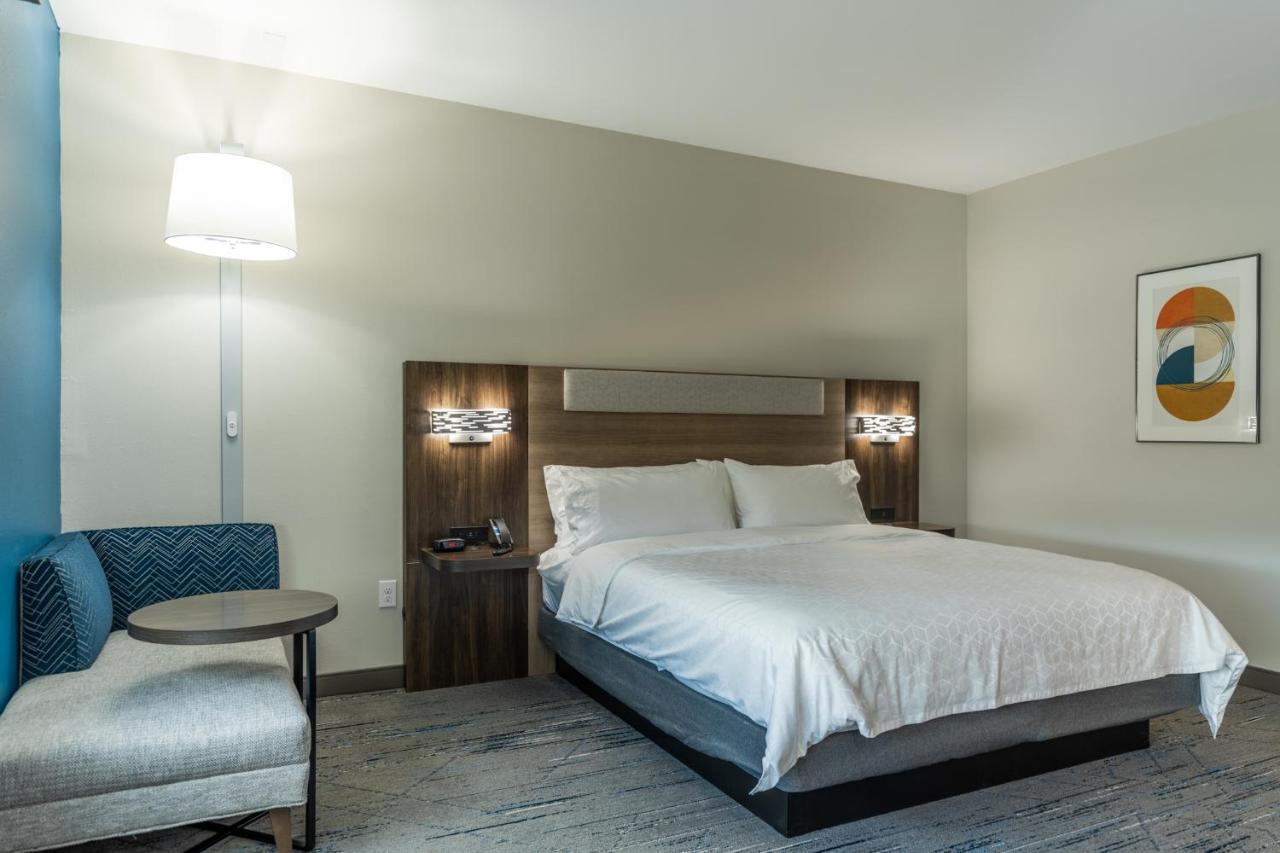 Holiday Inn Express & Suites Charlottesville By Ihg Екстериор снимка