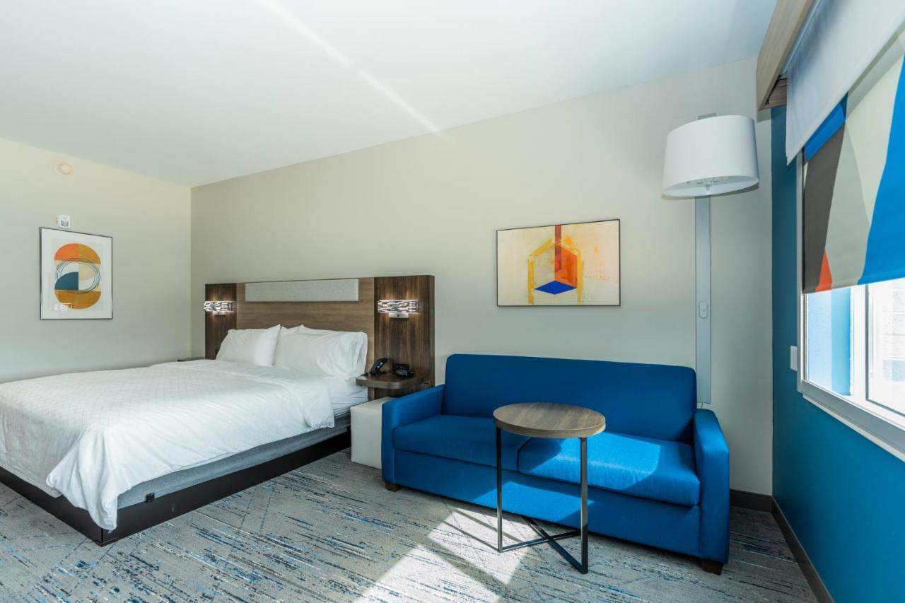 Holiday Inn Express & Suites Charlottesville By Ihg Екстериор снимка