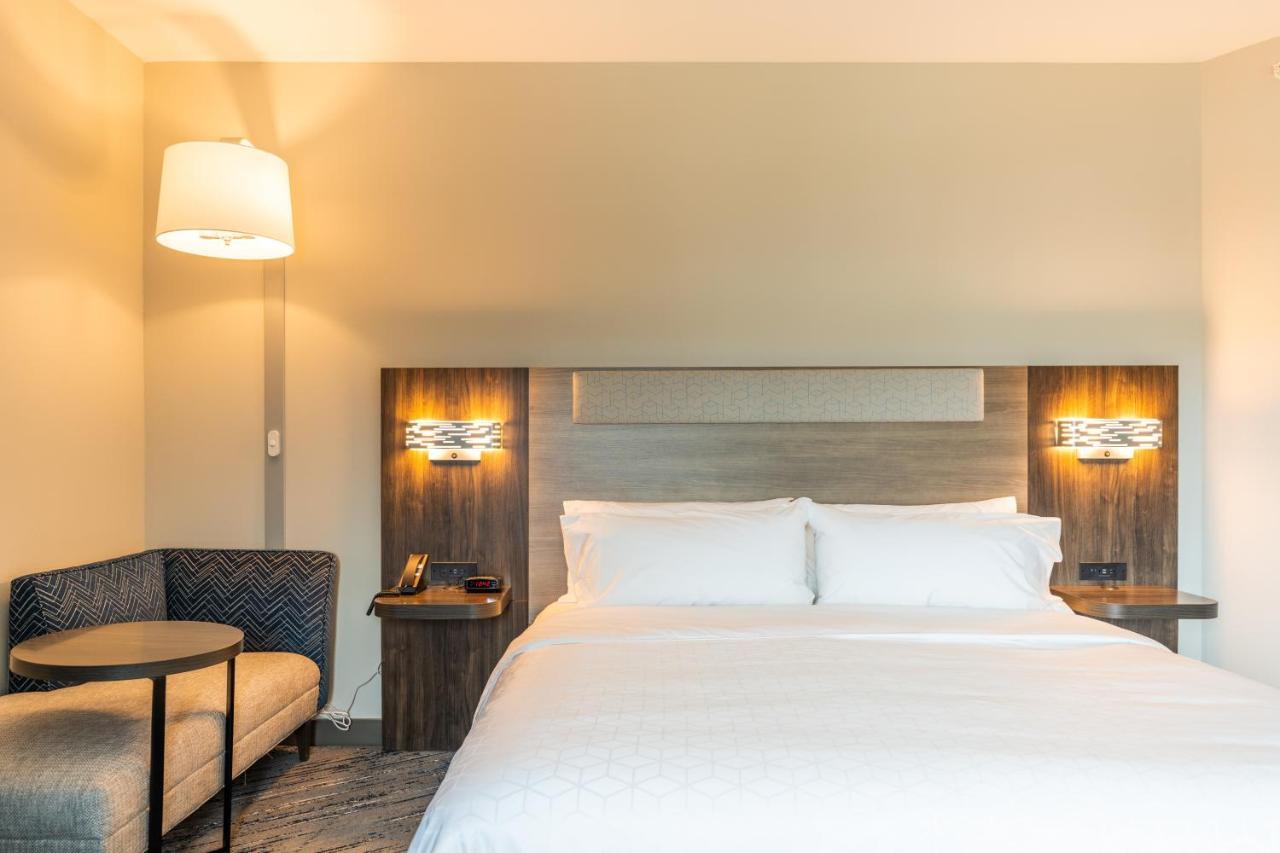 Holiday Inn Express & Suites Charlottesville By Ihg Екстериор снимка