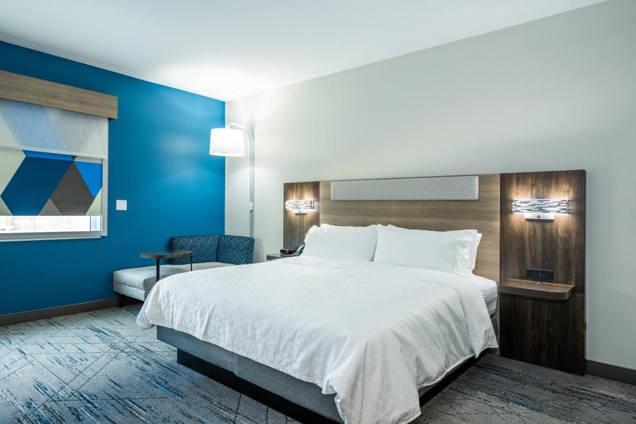 Holiday Inn Express & Suites Charlottesville By Ihg Екстериор снимка