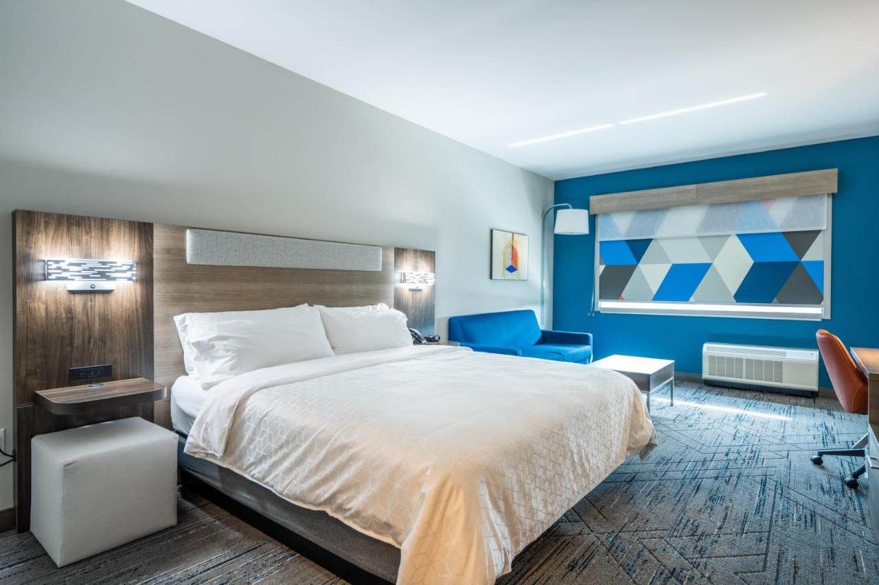 Holiday Inn Express & Suites Charlottesville By Ihg Екстериор снимка