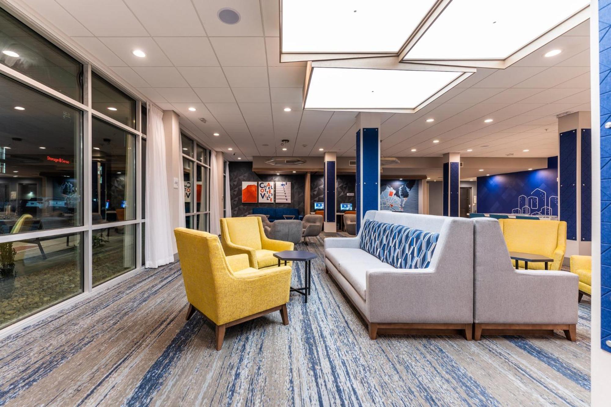Holiday Inn Express & Suites Charlottesville By Ihg Екстериор снимка